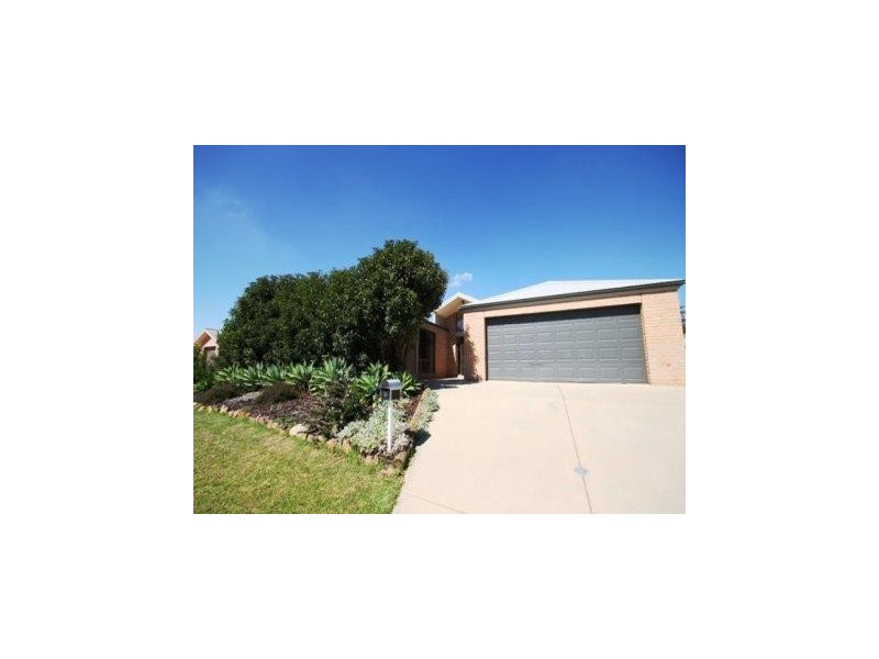 19 Yanko Crescent, Bourkelands NSW 2650