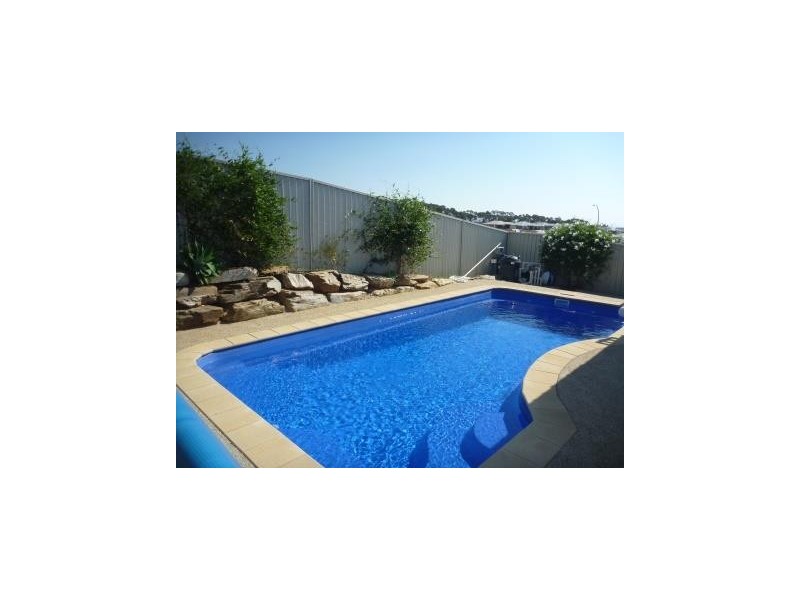 19 Yanko Crescent, Bourkelands NSW 2650