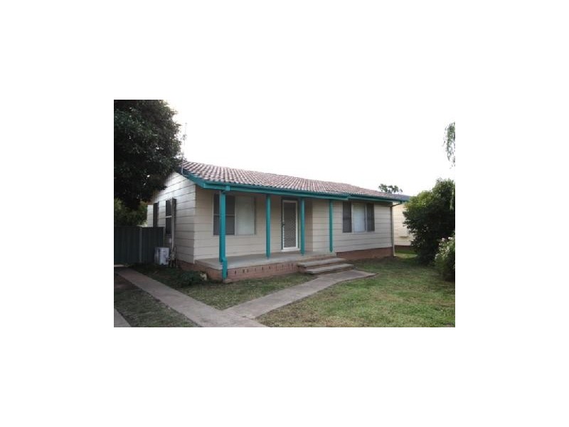 15 Toy Place, Tolland NSW 2650