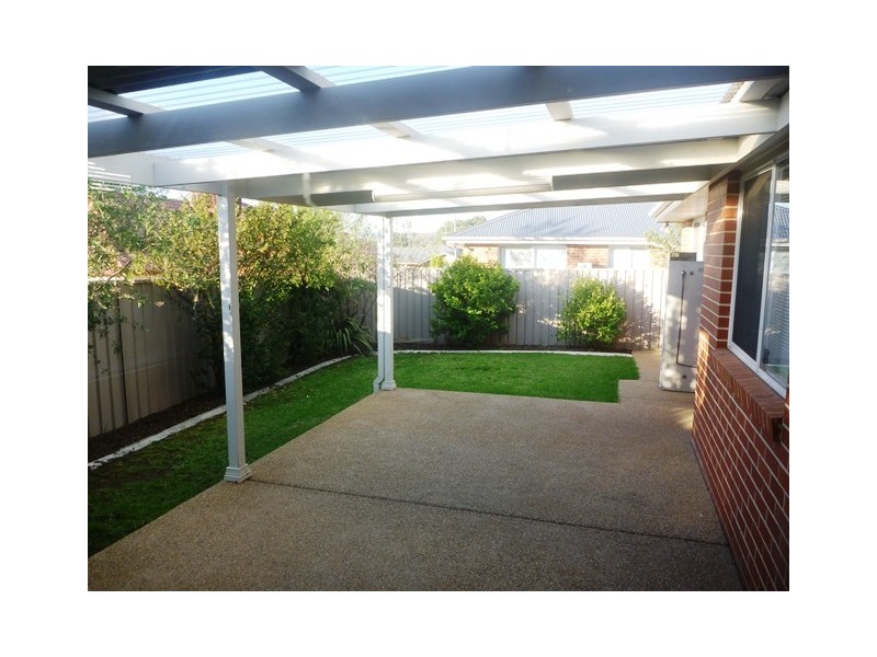 8 Deakin Avenue, Lloyd NSW 2650