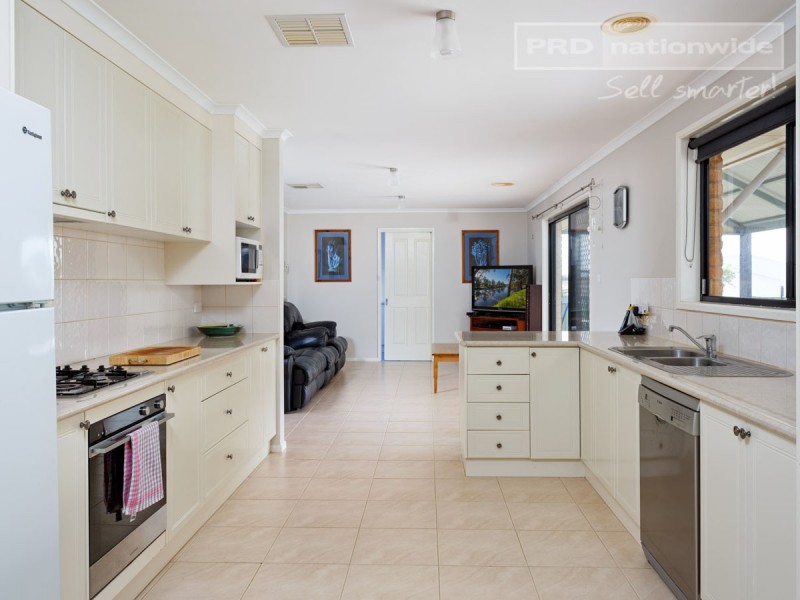 3 Teak Close, Forest Hill NSW 2651