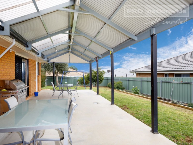 3 Teak Close, Forest Hill NSW 2651