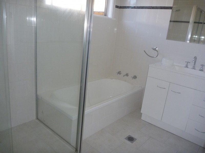9 Koora Place, Mount Austin NSW 2650
