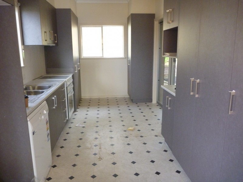 76 Warrawong Street, Kooringal NSW 2650