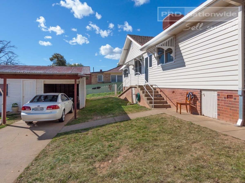 76 Mitchelmore Street, Turvey Park NSW 2650