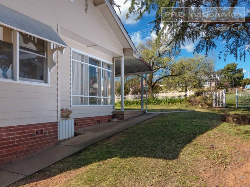 76 Mitchelmore Street, Turvey Park NSW 2650