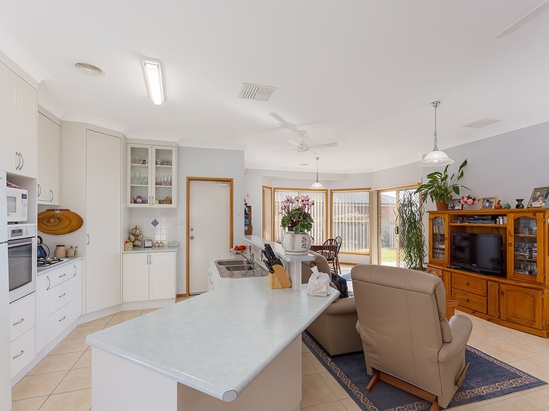 5 Marylands Way, Bourkelands NSW 2650