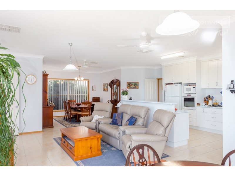 5 Marylands Way, Bourkelands NSW 2650