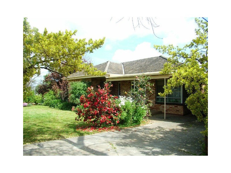 1 Mathoura Avenue, Mount Austin NSW 2650