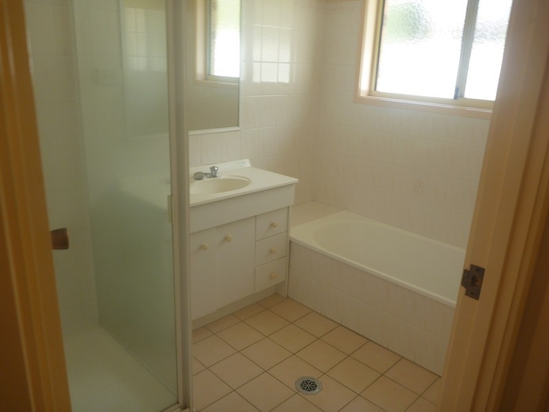 1/13 Kimba Drive, Glenfield Park NSW 2650