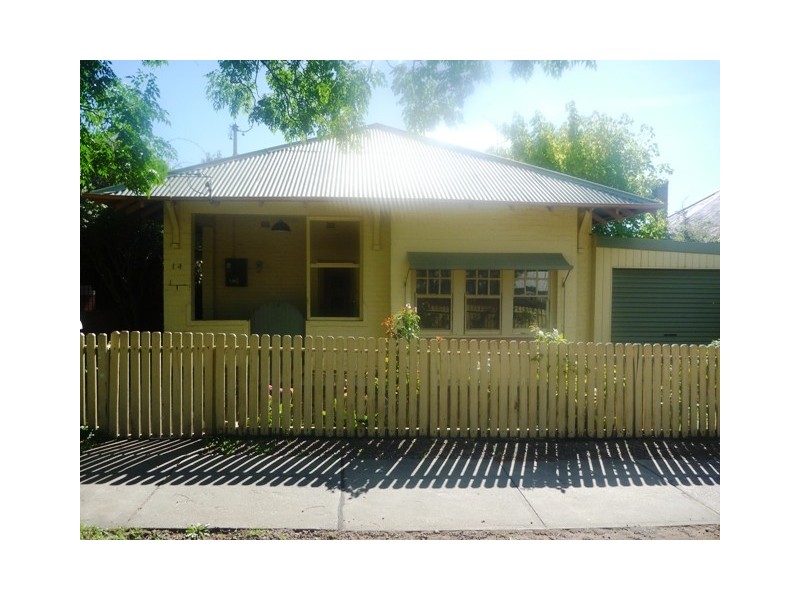 14 Kildare Avenue, Turvey Park NSW 2650