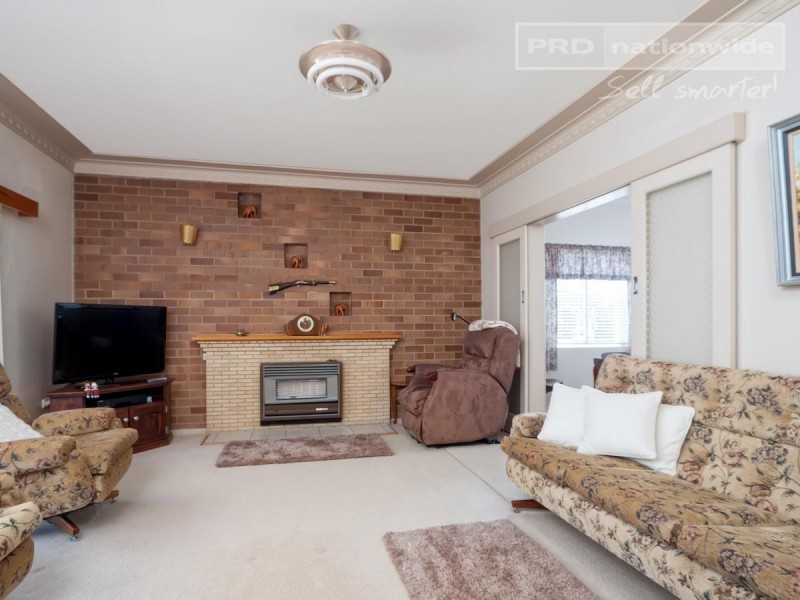 4 Montgomery Street, Ashmont NSW 2650