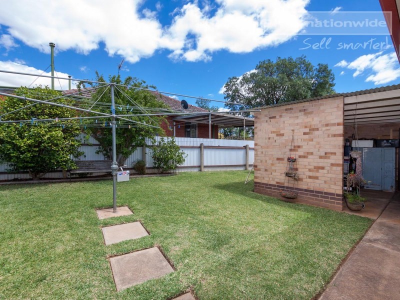 4 Montgomery Street, Ashmont NSW 2650