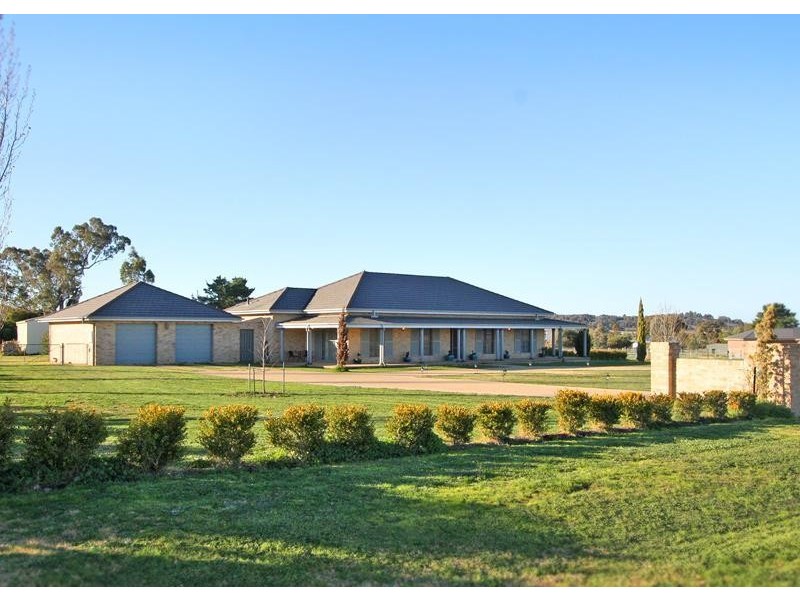 7 Hovea Place, Springvale NSW 2650