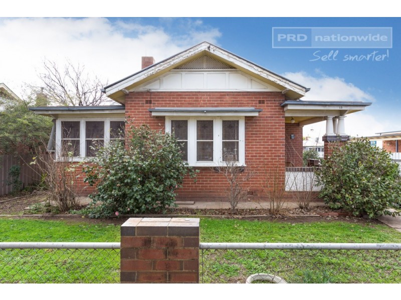 13 Gormly Avenue, Wagga Wagga NSW 2650
