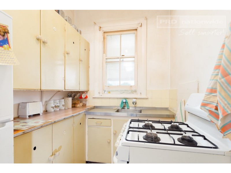 13 Gormly Avenue, Wagga Wagga NSW 2650