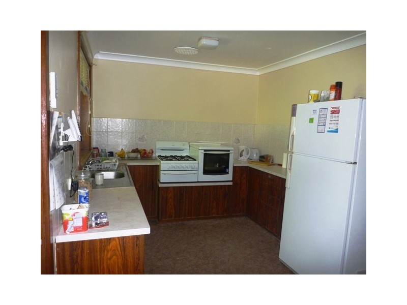22 Geneva Crescent, Lake Albert NSW 2650