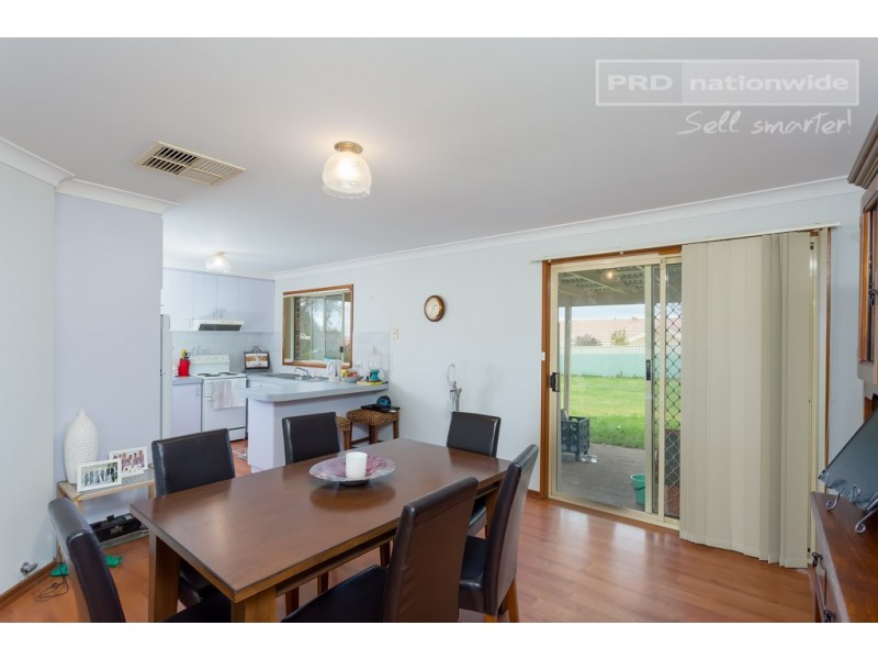17 Avocet Drive, Estella NSW 2650