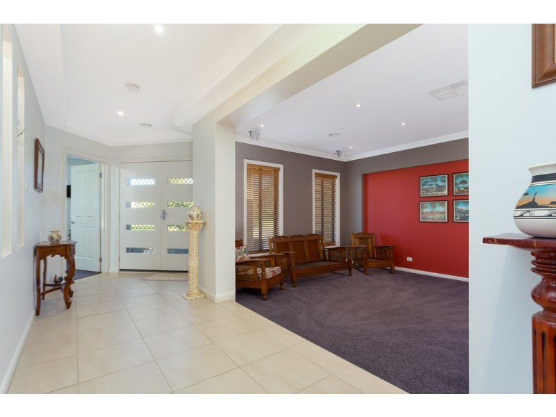 6 Hovea Place, Wagga Wagga NSW 2650