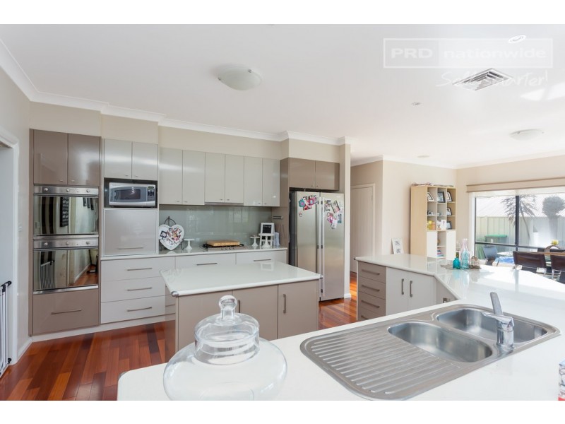 12 Ulandra Place, Estella NSW 2650