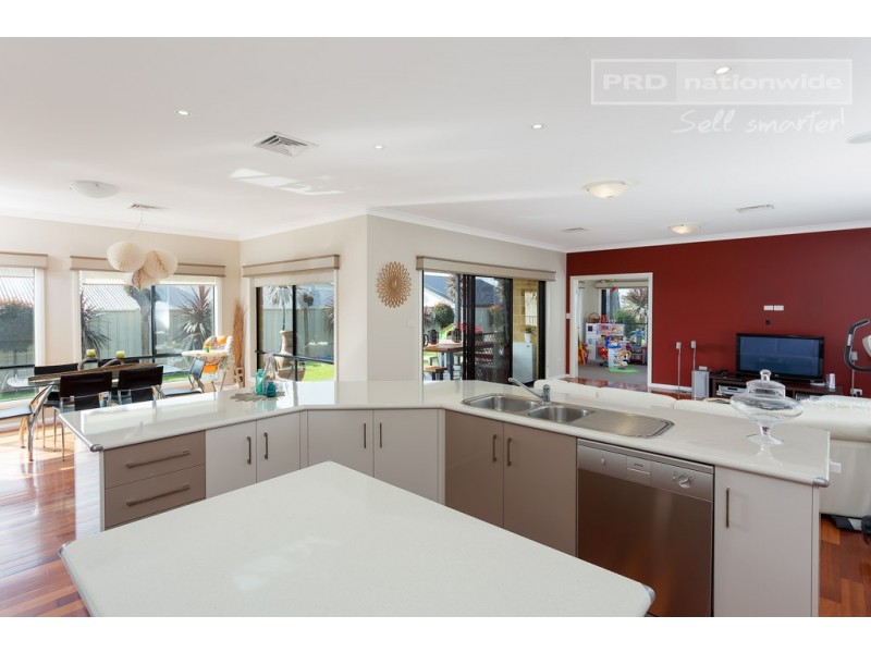 12 Ulandra Place, Estella NSW 2650