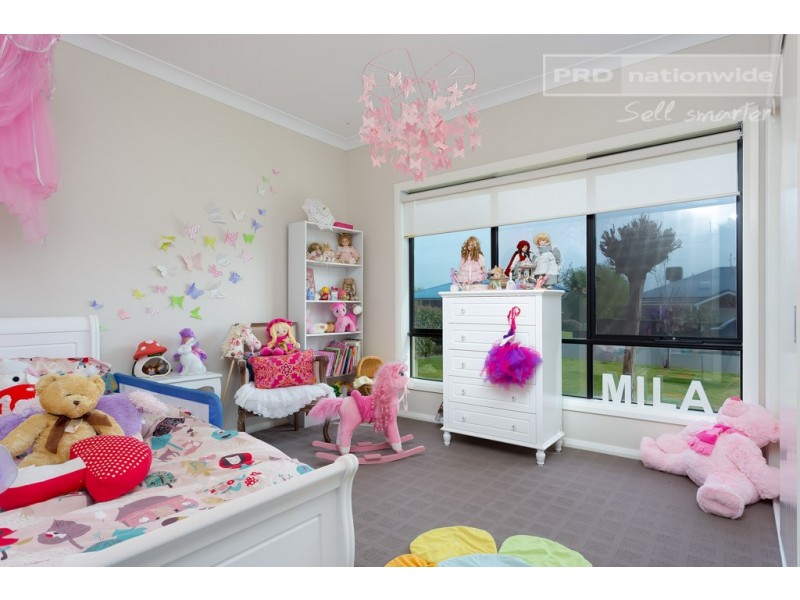 12 Ulandra Place, Estella NSW 2650