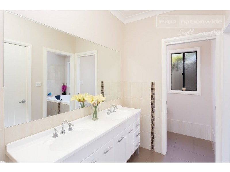 12 Ulandra Place, Estella NSW 2650