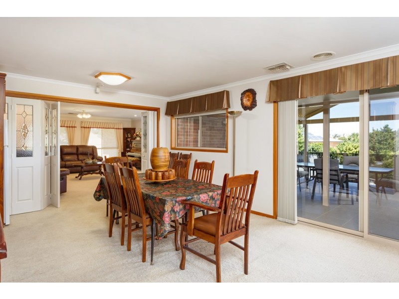 3 Clifton Street, Bourkelands NSW 2650