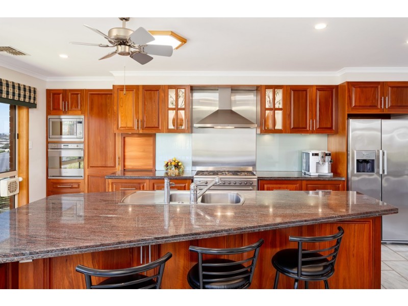 3 Clifton Street, Bourkelands NSW 2650