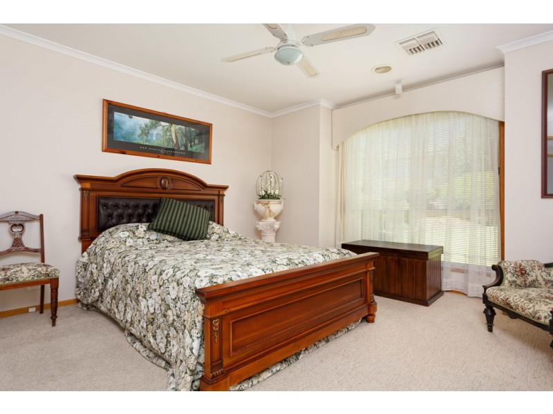 3 Clifton Street, Bourkelands NSW 2650