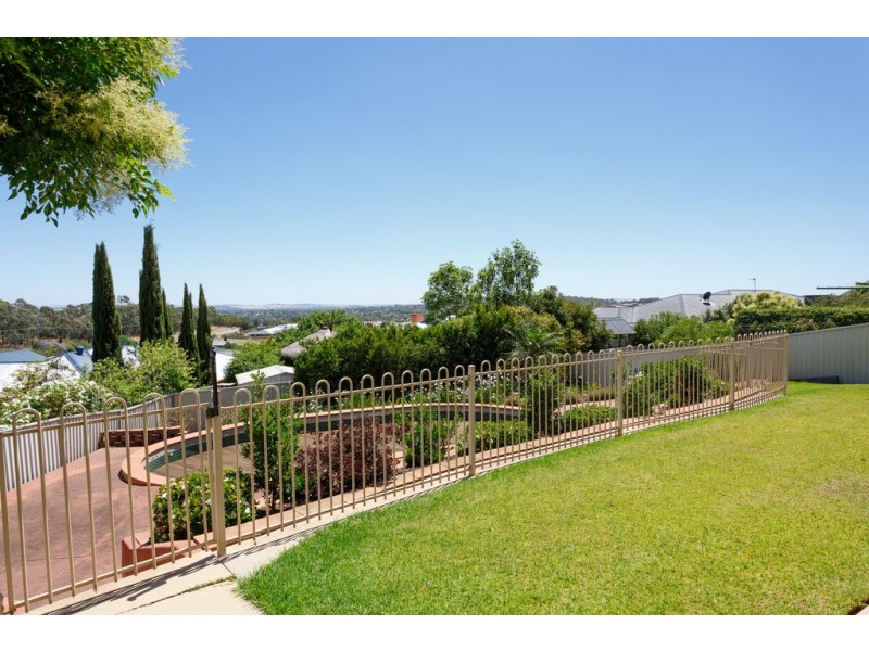 3 Clifton Street, Bourkelands NSW 2650