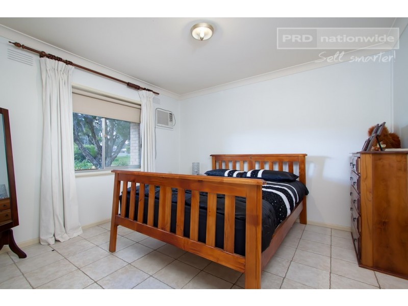 1-3/1 Raye Street, Tolland NSW 2650