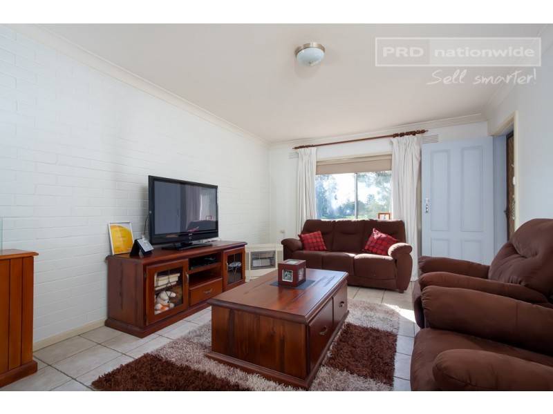1-3/1 Raye Street, Tolland NSW 2650