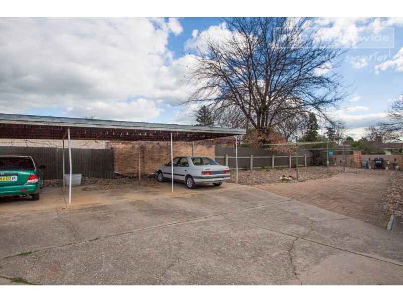 1-3/1 Raye Street, Tolland NSW 2650