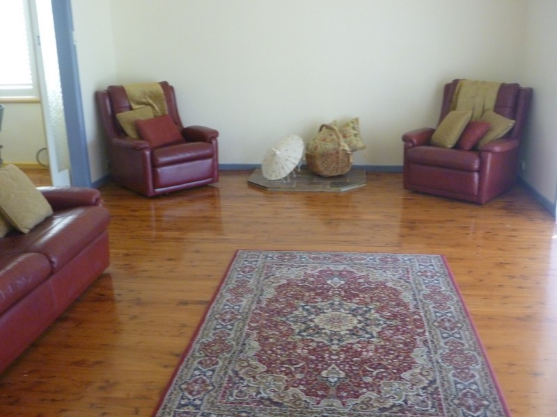 114 Macleay Street, Turvey Park NSW 2650