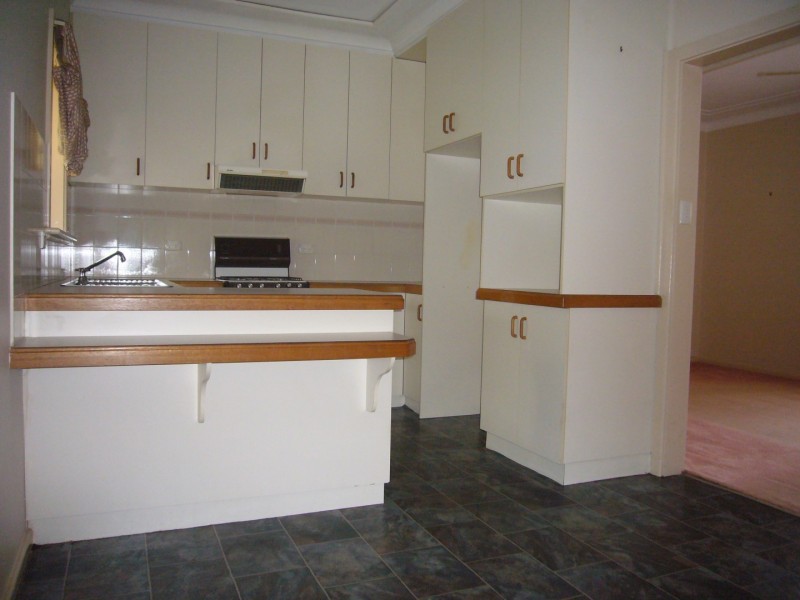 15 Beltana Avenue, Mount Austin NSW 2650