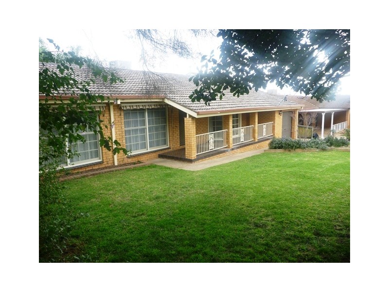 24 Truman Avenue, Tolland NSW 2650