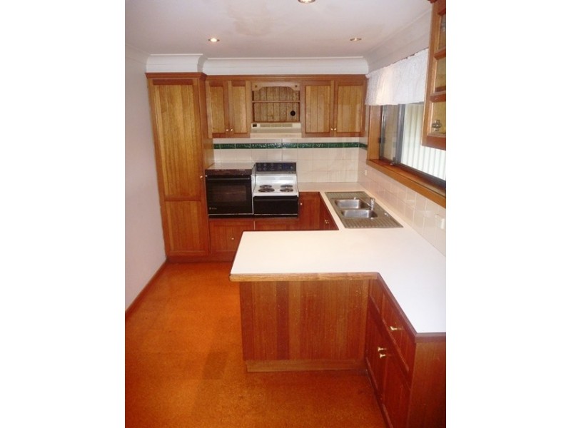 24 Truman Avenue, Tolland NSW 2650