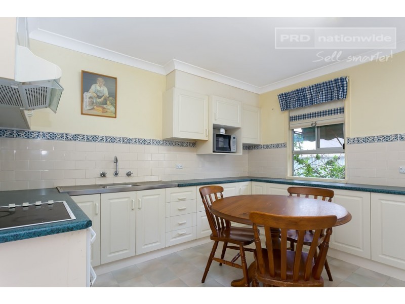 34 Condon Avenue, Mount Austin NSW 2650