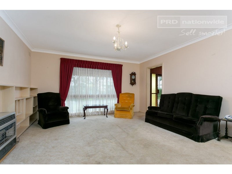 34 Condon Avenue, Mount Austin NSW 2650