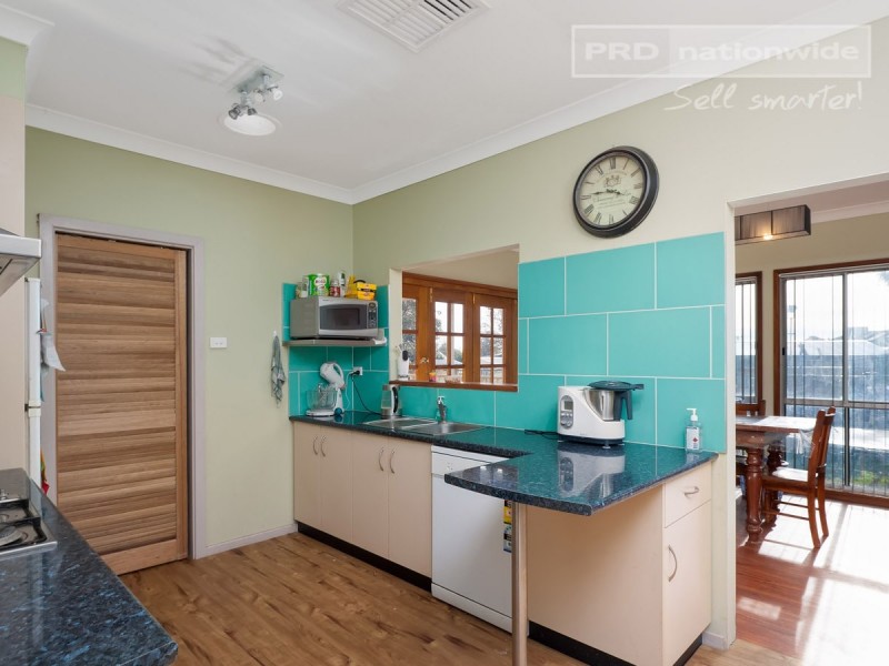 2 Nilma Avenue, Mount Austin NSW 2650