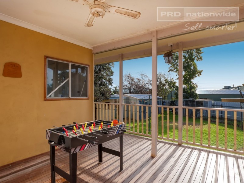 2 Nilma Avenue, Mount Austin NSW 2650