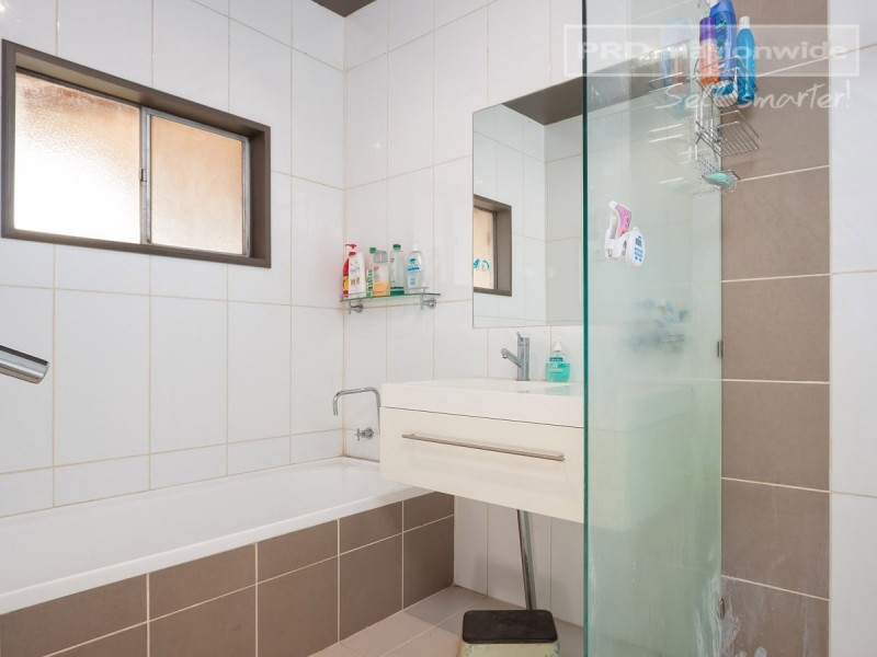 2 Nilma Avenue, Mount Austin NSW 2650