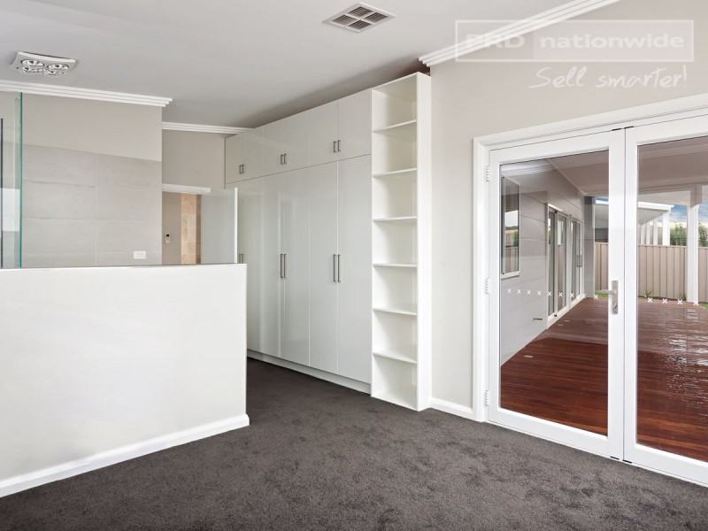 4 Park Place, Lloyd NSW 2650