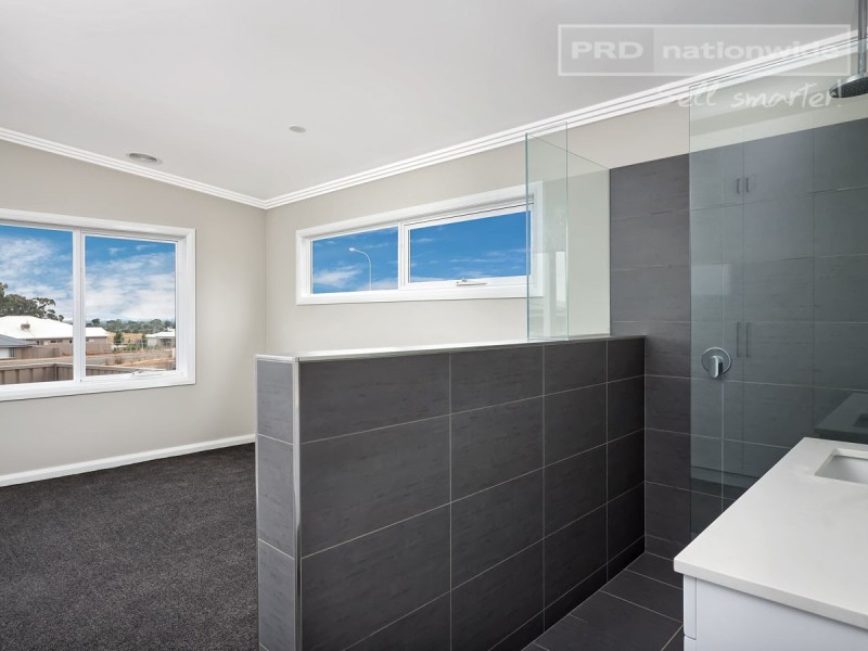 4 Park Place, Lloyd NSW 2650