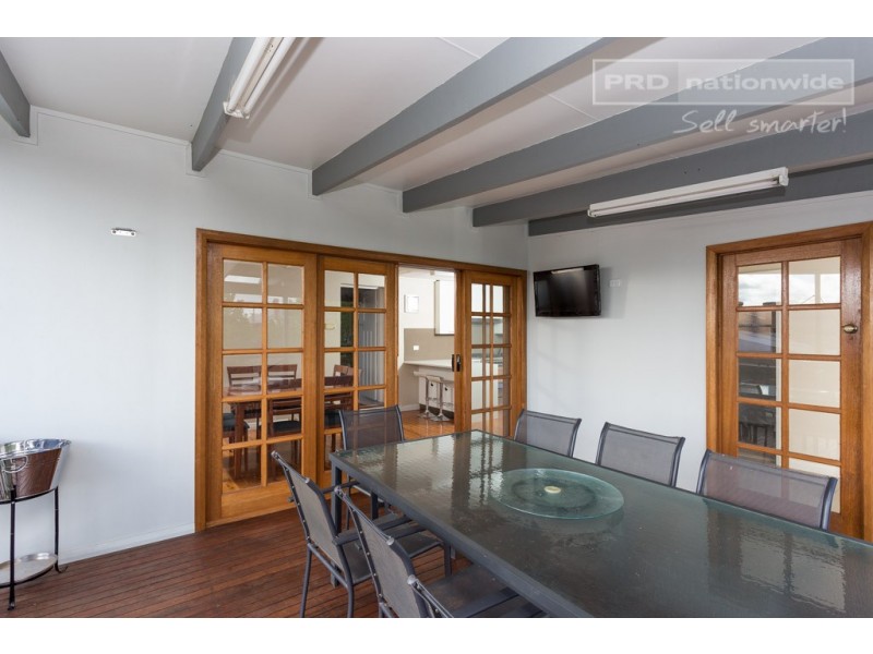 32 Macleay Street, Turvey Park NSW 2650