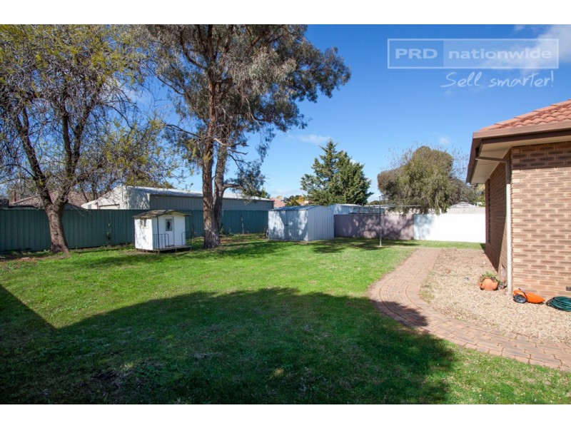 27 Adjin Street, Mount Austin NSW 2650