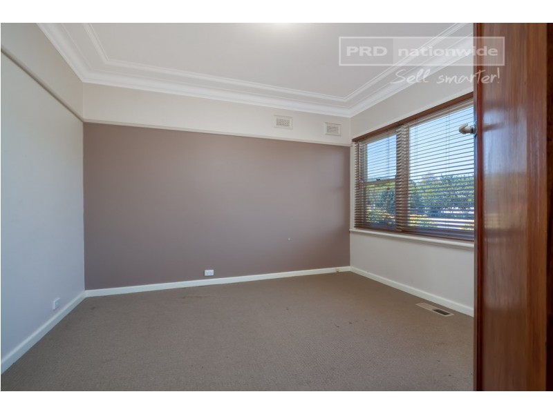 21 Urana Street, Turvey Park NSW 2650