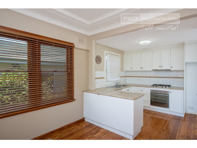 21 Urana Street, Turvey Park NSW 2650