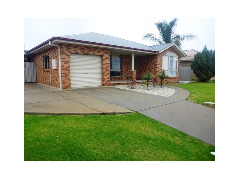12 Wonkana Road, Glenfield Park NSW 2650